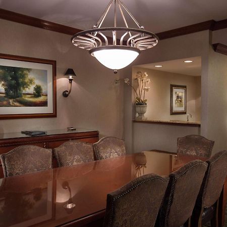 Doubletree By Hilton Lisle Naperville Экстерьер фото