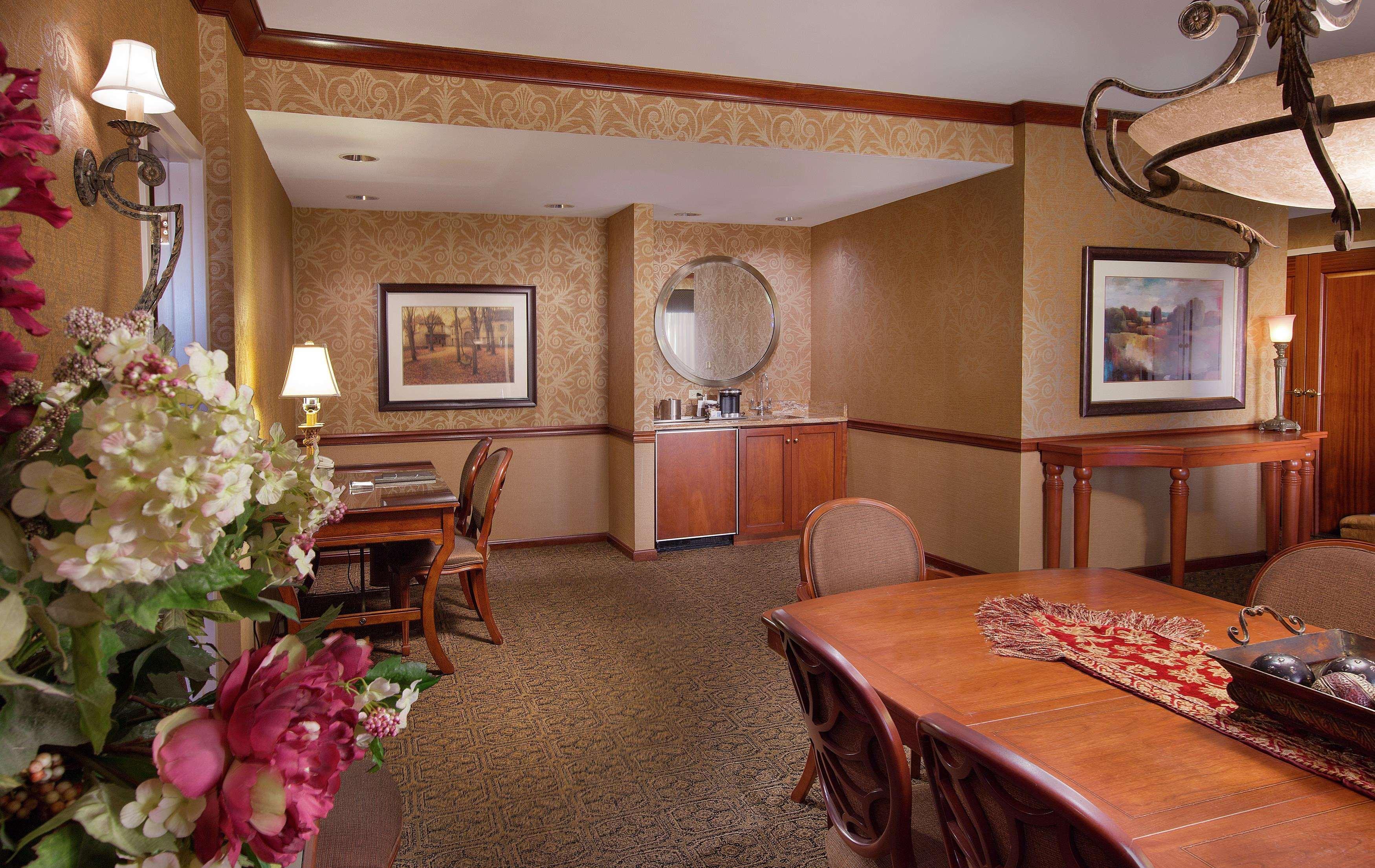 Doubletree By Hilton Lisle Naperville Экстерьер фото